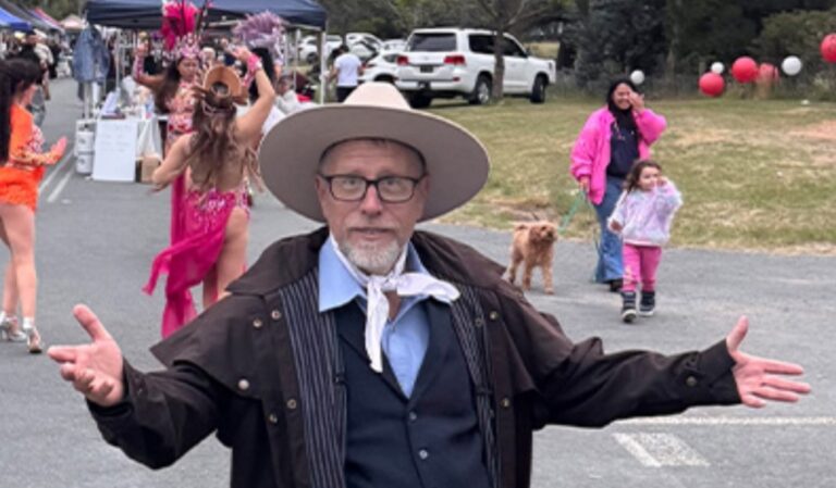 Australian Town Crier Sets New World Record for Loudest Shout